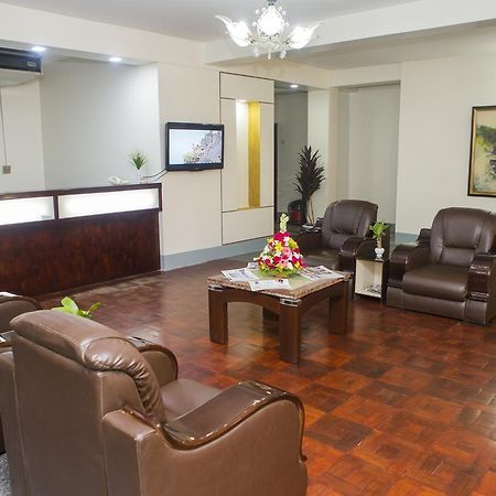 Meridian Hotel & Restaurant Dakhin Kattali Zewnętrze zdjęcie
