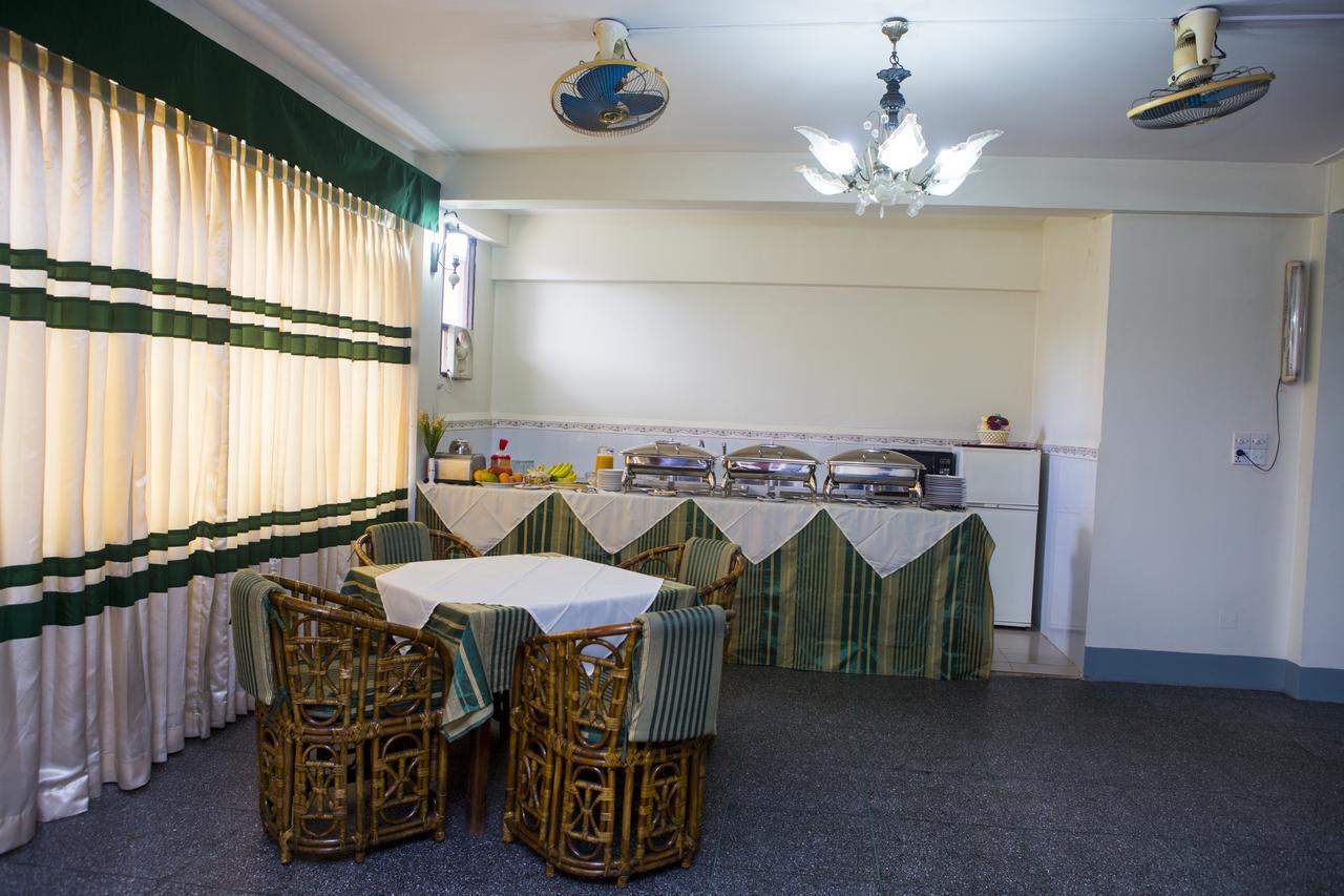 Meridian Hotel & Restaurant Dakhin Kattali Zewnętrze zdjęcie