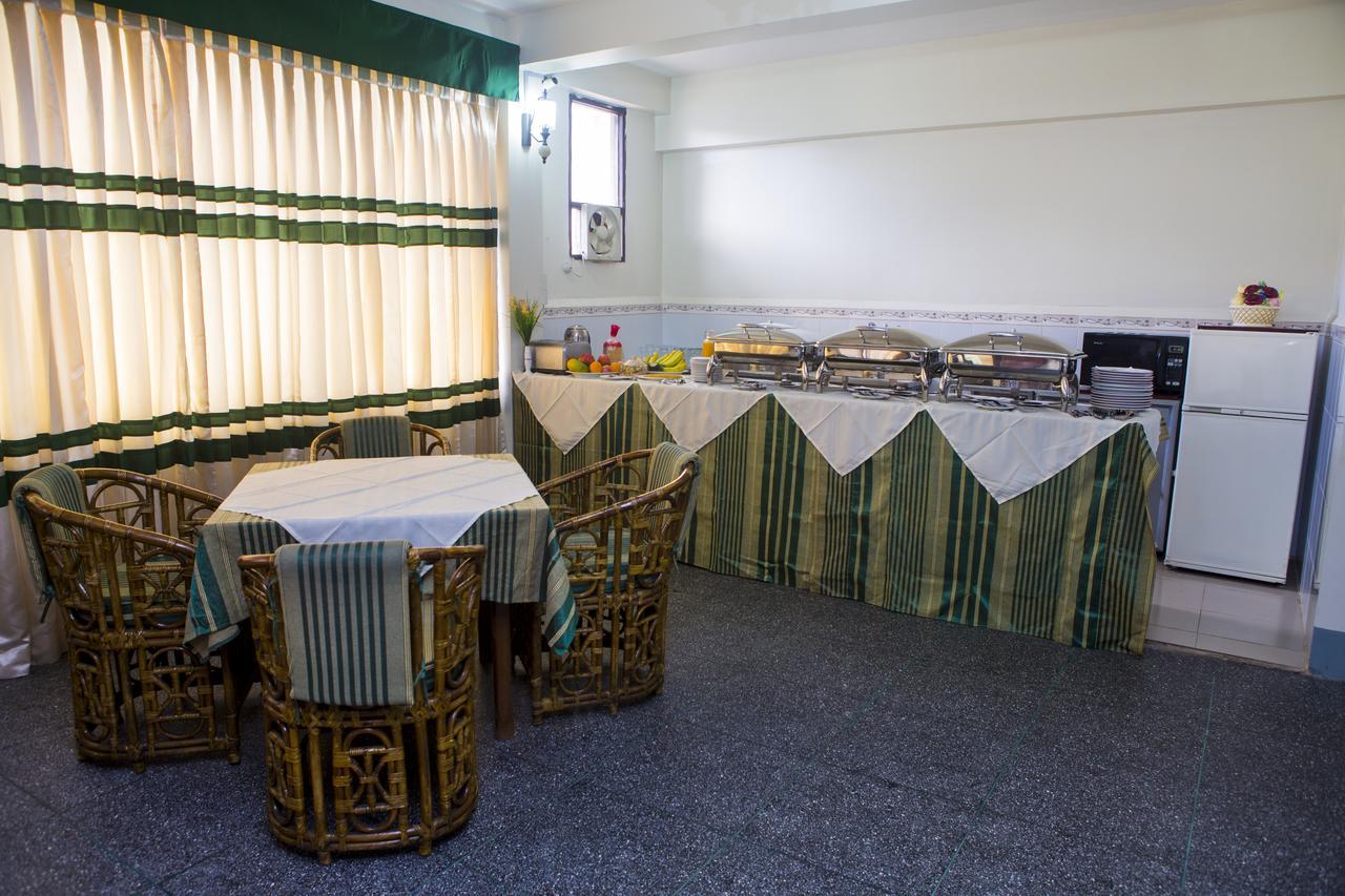 Meridian Hotel & Restaurant Dakhin Kattali Zewnętrze zdjęcie