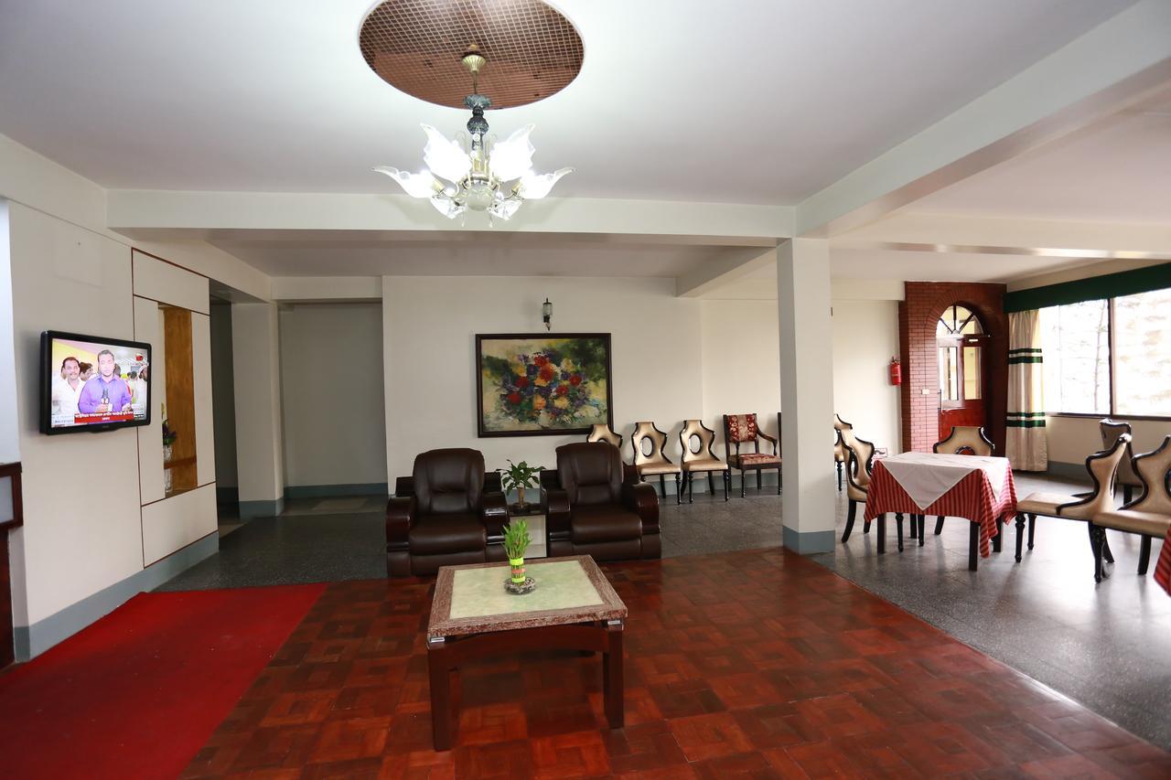 Meridian Hotel & Restaurant Dakhin Kattali Zewnętrze zdjęcie