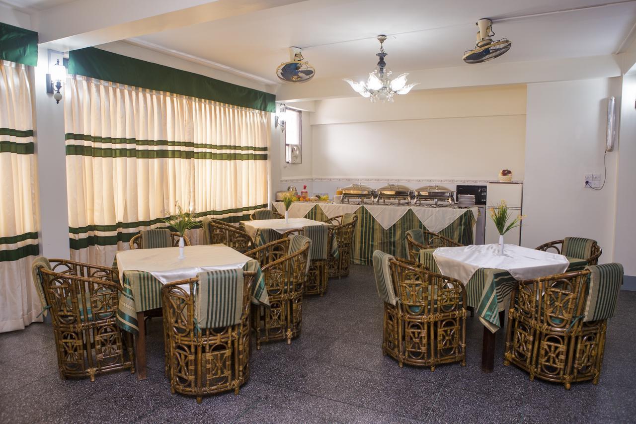Meridian Hotel & Restaurant Dakhin Kattali Zewnętrze zdjęcie
