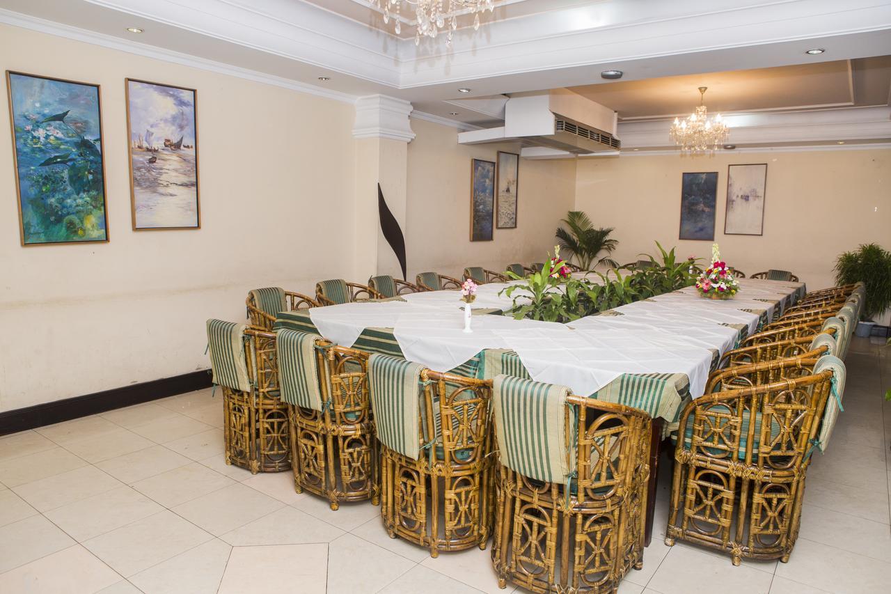 Meridian Hotel & Restaurant Dakhin Kattali Zewnętrze zdjęcie