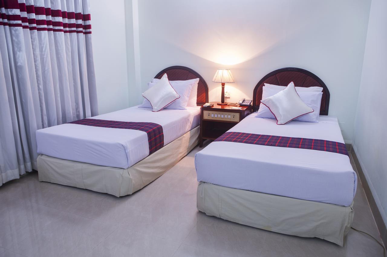 Meridian Hotel & Restaurant Dakhin Kattali Zewnętrze zdjęcie
