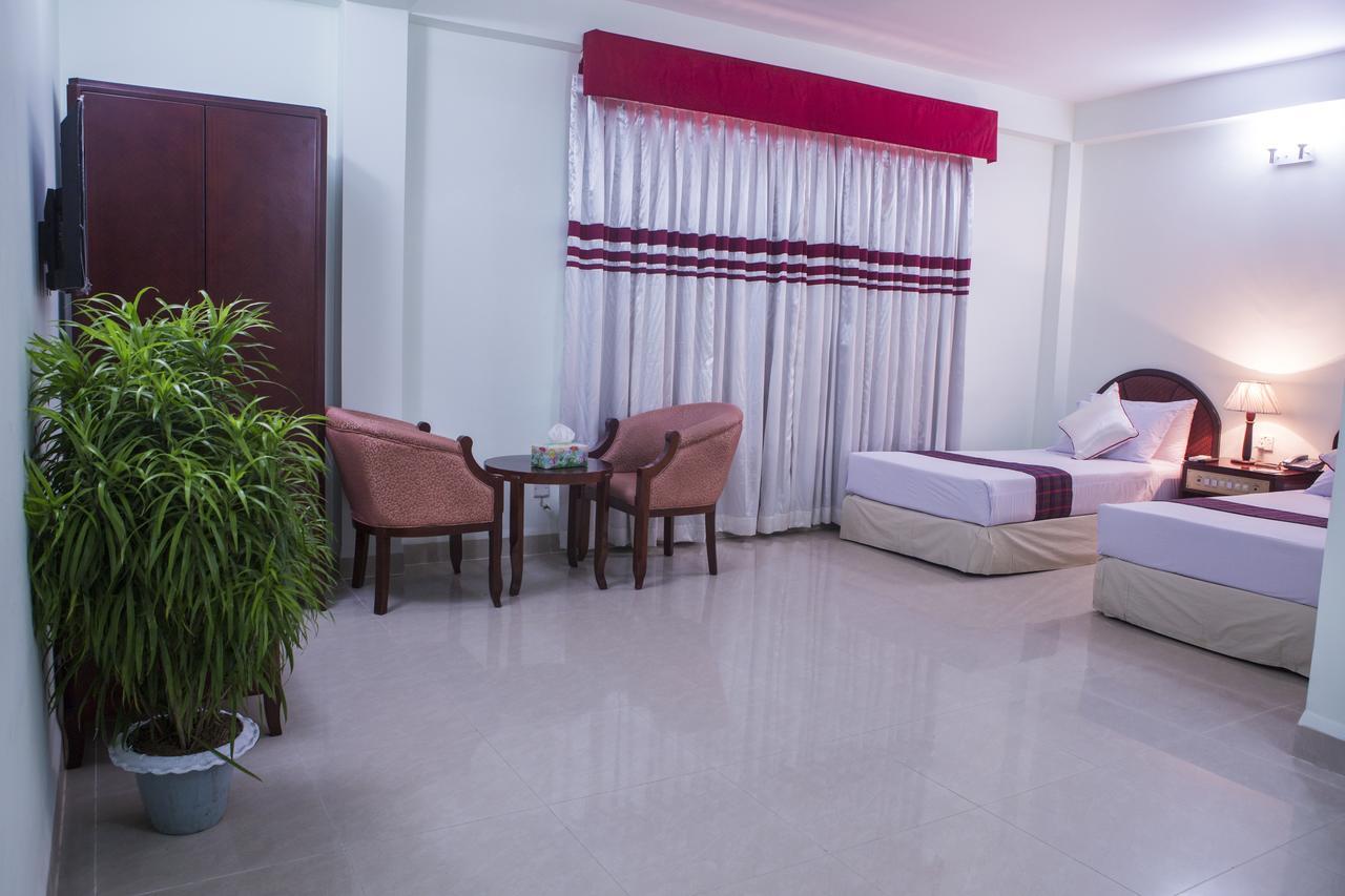 Meridian Hotel & Restaurant Dakhin Kattali Zewnętrze zdjęcie